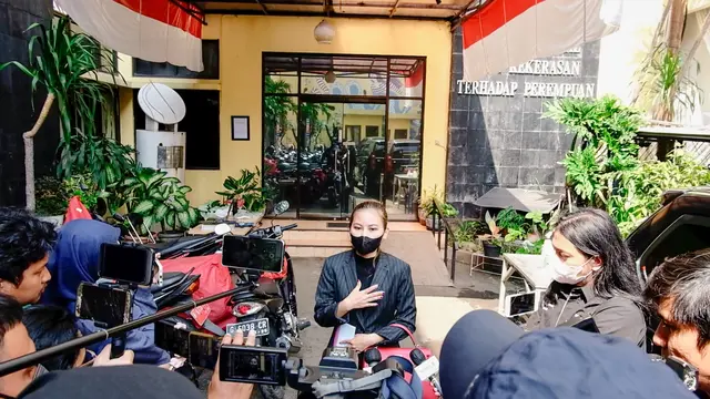 Dokter Siska Khair dan Kevin Hillers