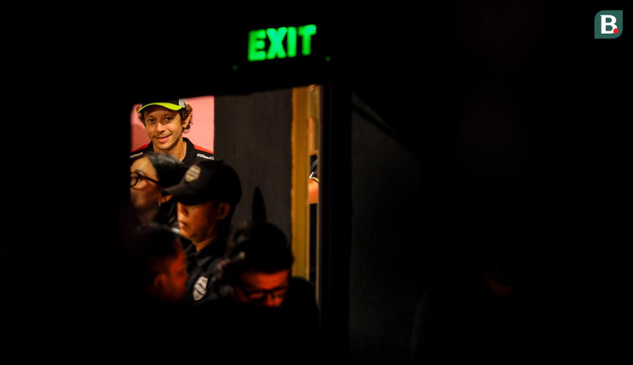 <p>Hal lain yang tak kalah spesial adalah sesi tersebut dihadiri langsung oleh Valentino Rossi sebagai pemilik tim sekaligus Juara Dunia 9 kali. (Bola.com/Bagaskara Lazuardi)</p>