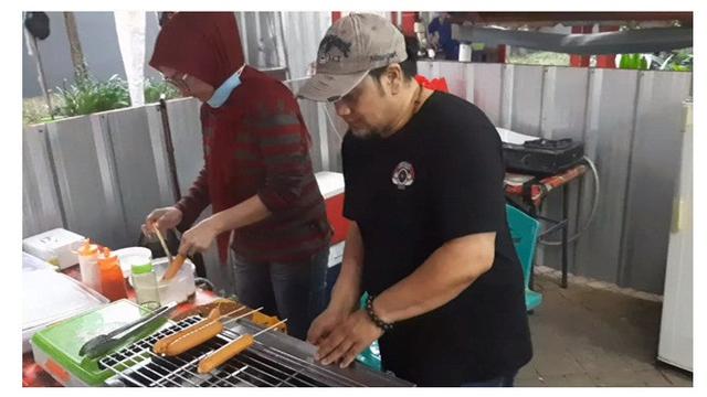 Jarang Tersorot, Ini 7 Potret Terbaru Vicky Rhoma Irama yang Buka Usaha Kuliner