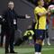 Pelatih kepala Maroko #00, Mohamed Ouahbi, bereaksi selama pertandingan persahabatan internasional antara Maroko dan Ekuador di Stadion Metropolitano di Madrid pada 27 Maret 2026. (Oscar DEL POZO/AFP)