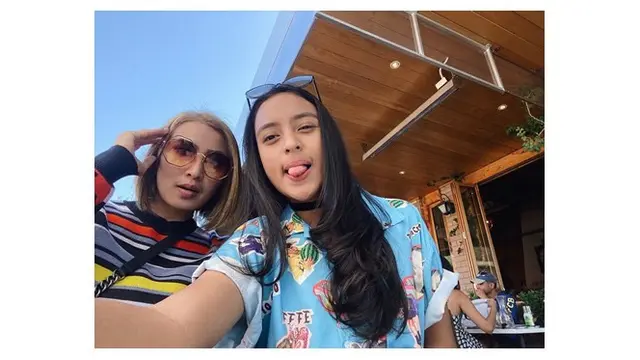 7 Potret Kaneishia Yusuf dan Sang Ibunda, Kompak Bak Kakak Beradik