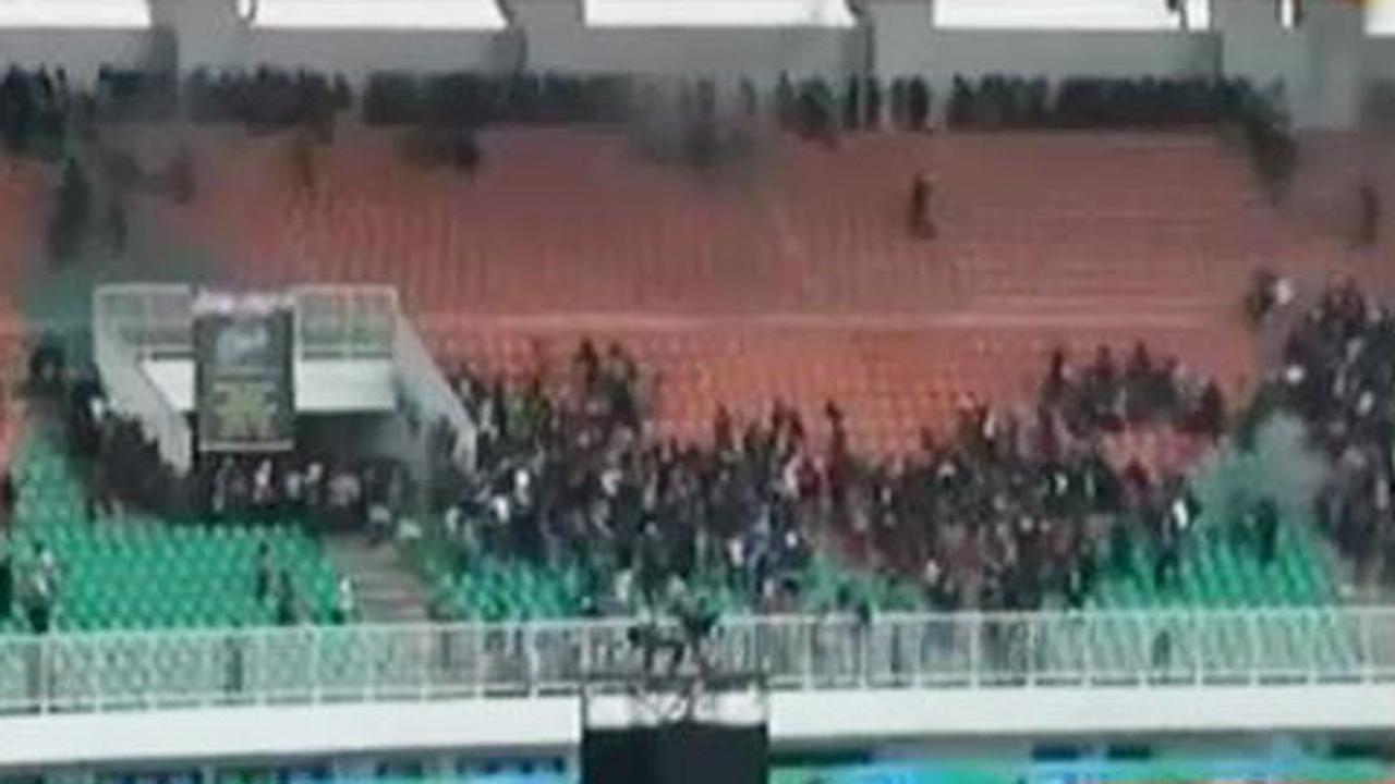 Bentrok Antarsuporter