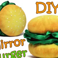 Buat sendiri cermin yang beda dari pada yang lain. Cermin burger ini imutnya kebangetan dan bikin kamu ingin ngaca melulu.