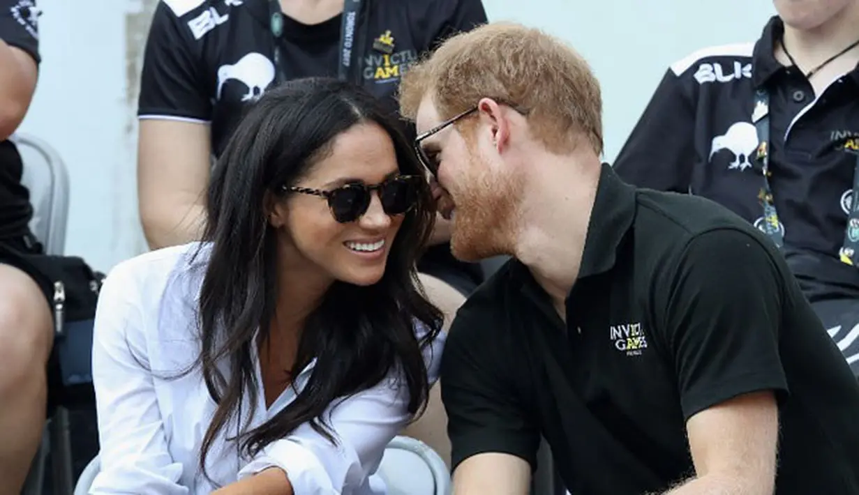 US Weekly melaporkan beberapa hari lalu bahwa seorang sumber mengatakan Meghan Markle telah memakai barang peninggalan dari Putri Diana, ibunda Pangeran Harry. Lantaran itu mereka disebut telah bertunangan. (AFP/Chris Jackson)