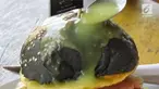 Dengan mencampur olahan daging kambing maupun sapi dengan saus alpukat, maka kandungan lemak yang merugikan akan berkurang, dan citarasanya akan lebih gurih.