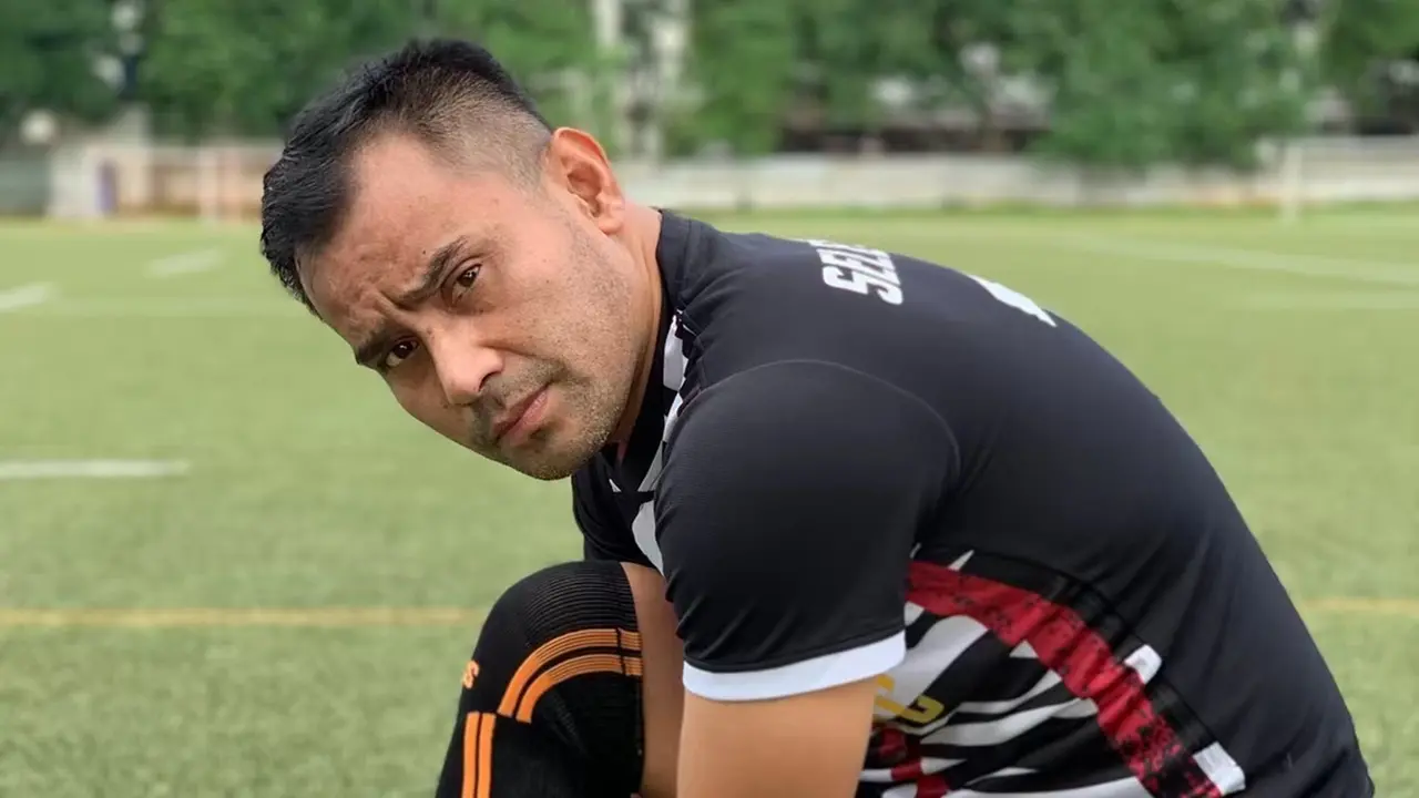 Gaya Judika Saat Bermain Sepak Bola