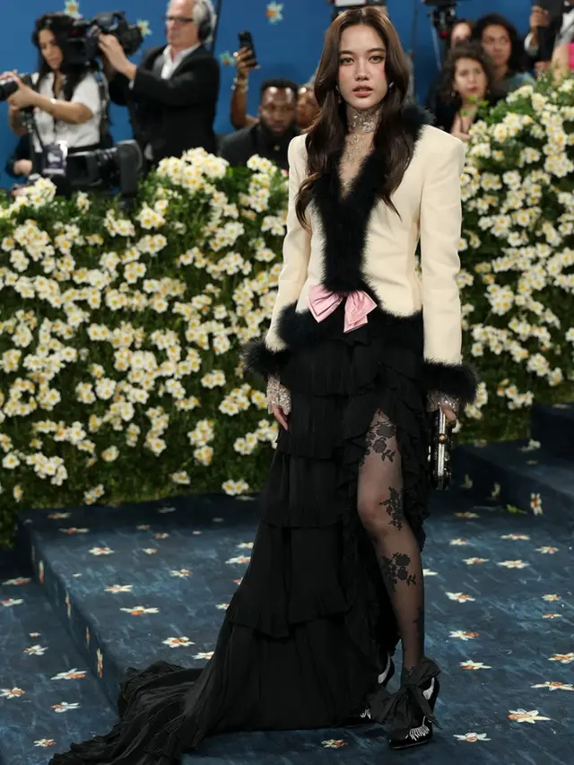 Gaya Memukau Selebritis Asia Hadir di Met Gala 2025.