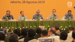 Suasana RUPS LB Bank Mandiri di Jakarta, Rabu (28/8/2019). RUPSLB tersebut mengangkat Rionald Silaban, yang menjabat Kepala Badan Pendidikan dan Pelatihan Kemenkeu sebagai Komisaris perseroan menggantikan Askolani yang menjabat sebagai Dirjen Anggaran Kemenkeu. (Liputan6.com/Faizal Fanani)