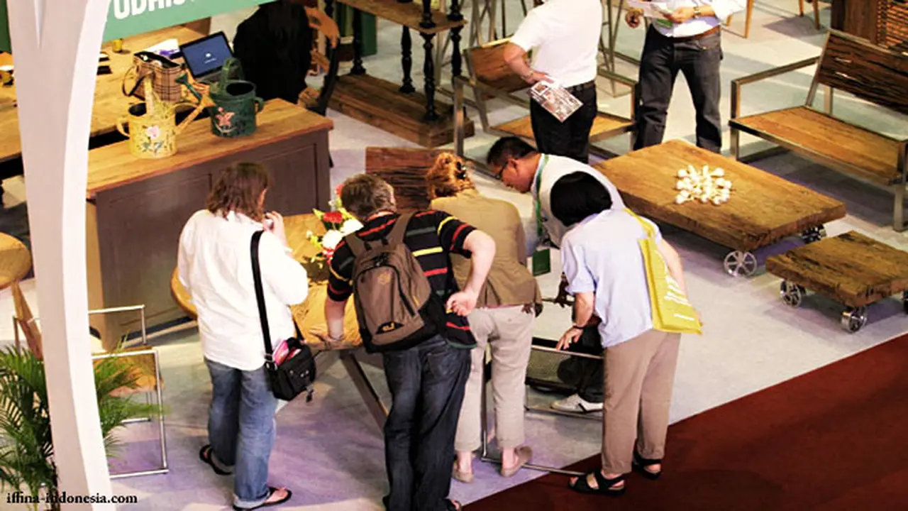 pameran-mebel130311b.jpg