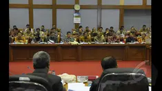 Komisi X DPR RI resmi menggelar Rapat Kerja (Raker) dengan Kementerian Pemuda dan Olahraga (Kemenpora) di ruang rapat Komisi X, Gedung MPR/DPR/DPD, Komplek Parlemen, Senayan, Jakarta, Selasa (20/01/2015). (Liputan6.com/Andrian M Tunay)