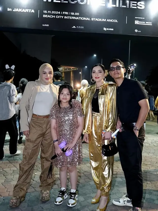 Ashanty Temani Anak Menyaksikan Fanmeet Lisa Blackpink di Jakarta. [@ashanty_ash]