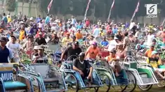 Pemerintah Kabupaten Jombang membagikan paket beras dan uang kepada ribuan tukang becak.
