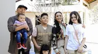 Krisdayanti ajak Ameena dan Azura pulang kampung (Sumber: Instagram/krisdayantilemos)