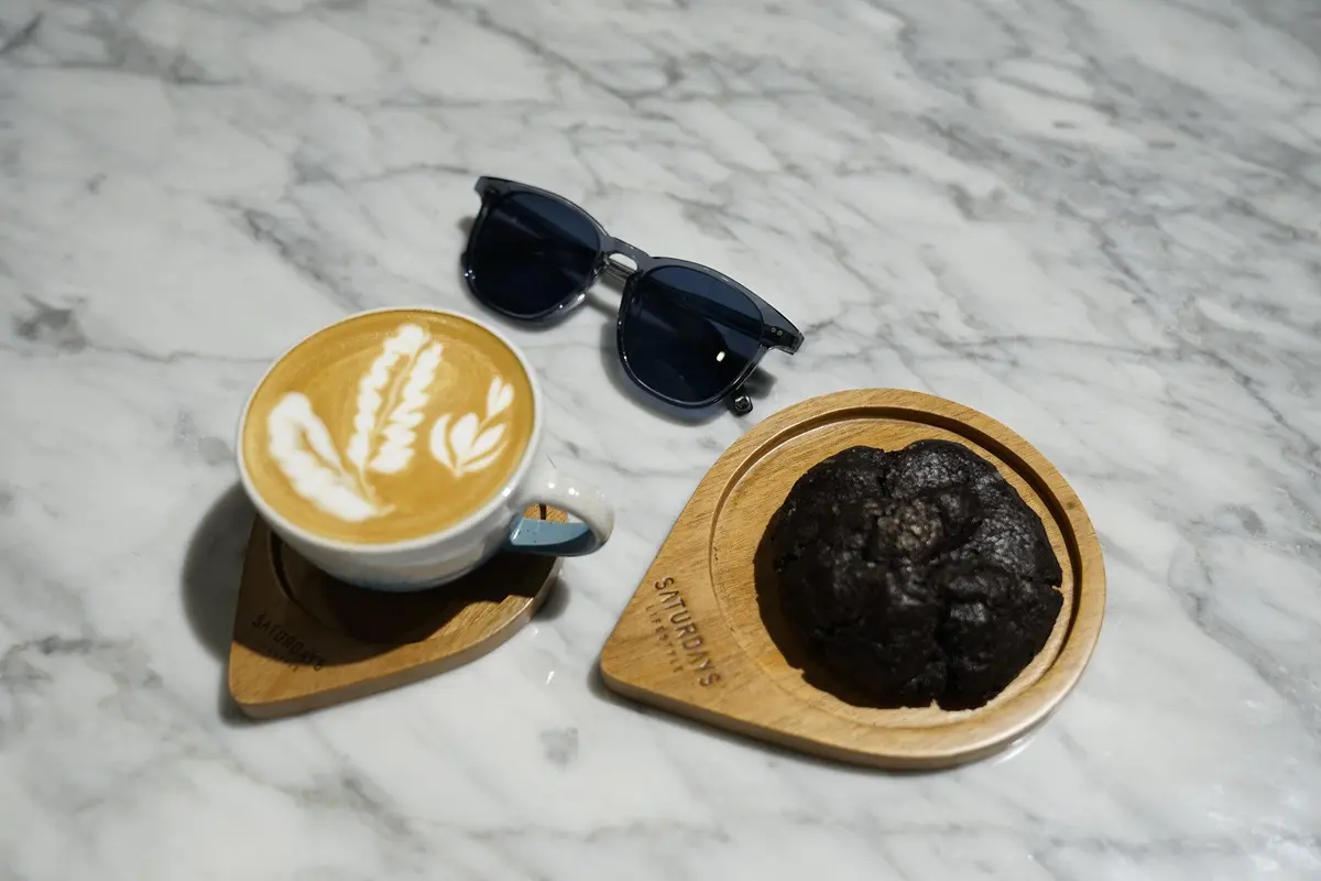 Bikin Kacamata Jadi Menyenangkan dengan Hadirnya Kafe Modern