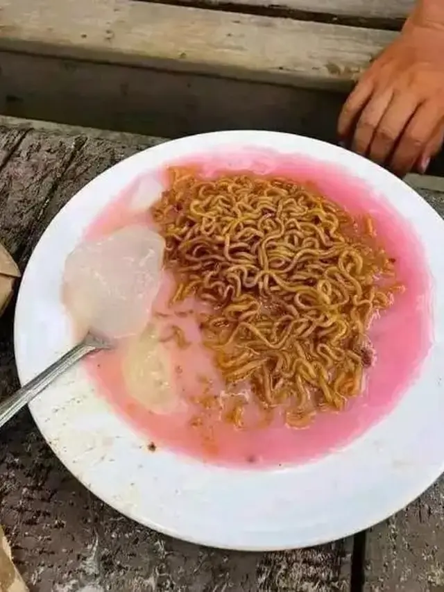 8 Potret Menu Takjil untuk Buka Puasa Ini Nyeleneh Banget