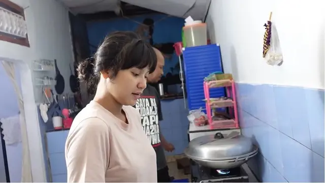 7 Potret Rumah Arie Kriting di Kota Baubau, Punya Halaman Luas nan Rindang