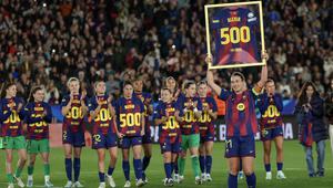 Alexia Putellas mencatatkan penampilan ke-500 bersama Barcelona saat laga perempat final Liga Champions Wanita 2025/2026 melawan Real Madrid, Kamis (02/04/2026). (AFP/Lluis Gene)
