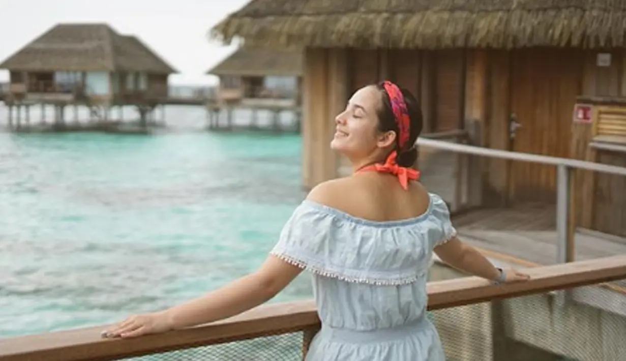 Meskin tanpa make up, wajah Chelsea Islan tetap terlihat cantik dan memukau. (Liputan6.com/IG/chelseaislan)