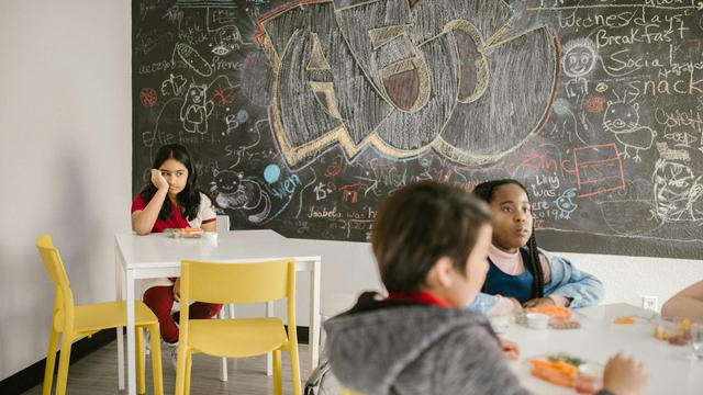 Tekanan Sosial untuk Berbaur