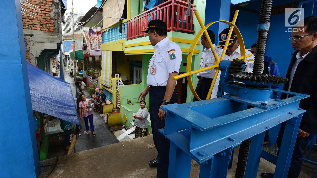 Antisipasi Banjir, Sudin SDA Jakarta Timur Cek Pompa Air Kampung Pulo