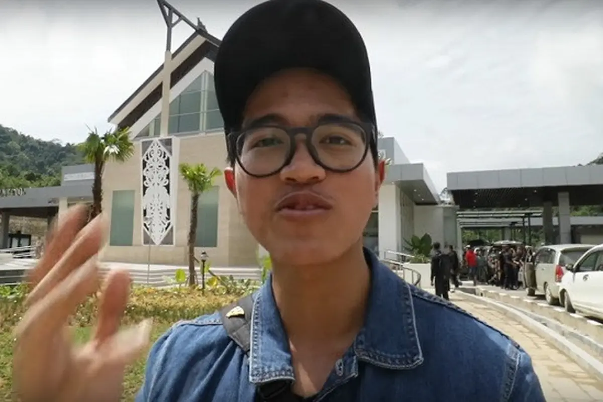 Aksi Kaesang pamer pos perbatasan RI kalahkan Malaysia