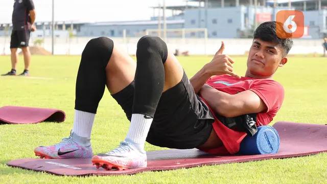Foto: Full Senyum Skuad Timnas Indonesia U-22 dalam Sesi Latihan Jelang Hadapi Timor Leste pada Laga Ketiga SEA Games 2023
