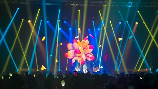 Moonbyul dan Solar MAMAMOO+ Buka Konser di Jakarta Lewat Chico Malo dengan Lantunan Perkusi Tradisional Korea
