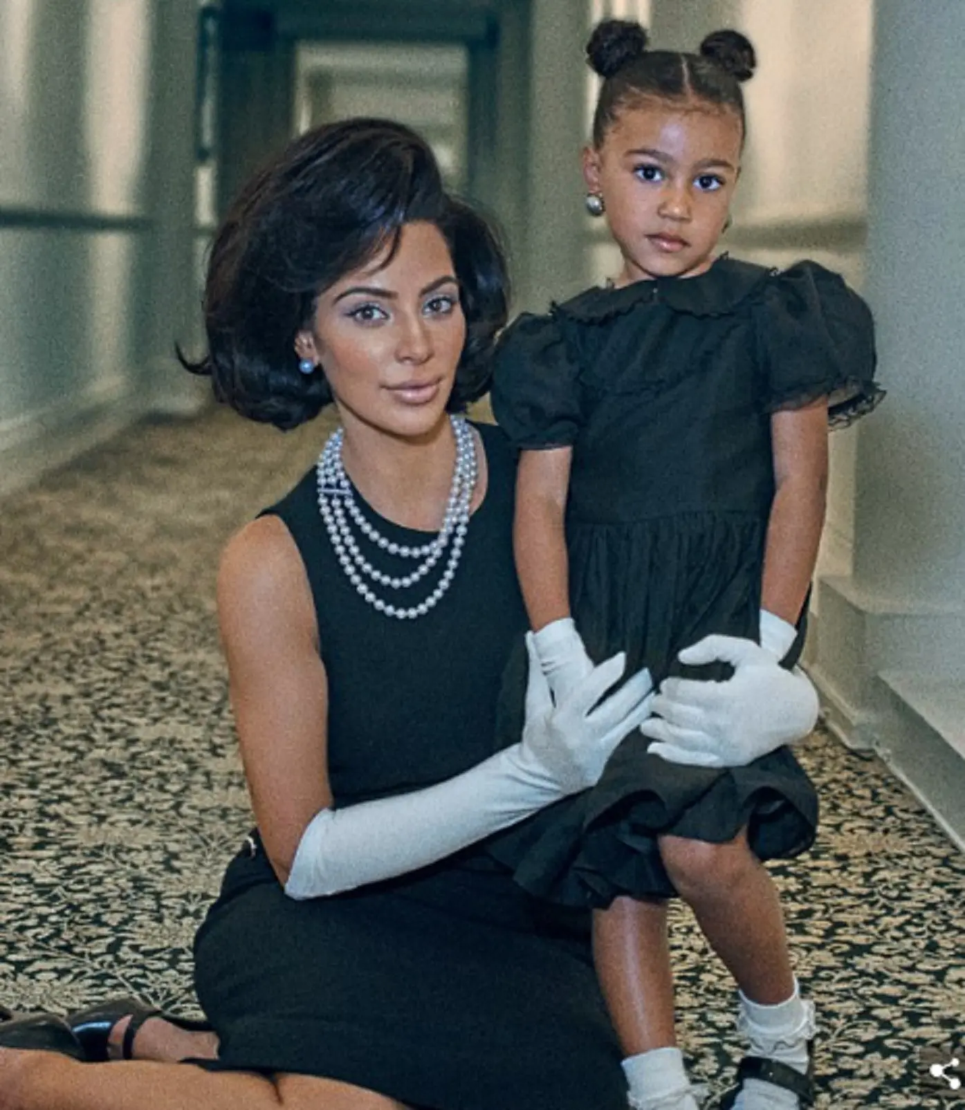 Kim Kardashian dan putrinya, North West (Dailymail)