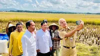 Presiden Joko Widodo atau Jokowi, Menteri Pertahanan (Menhan) Prabowo Subianto dan Gubernur Jawa Tengah Ganjar Pranowo dalam kunjungan kerja di Jawa Tengah, Kamis (9/3/2023). (Foto: Laily Rachev - Biro Pers Sekretariat Presiden)