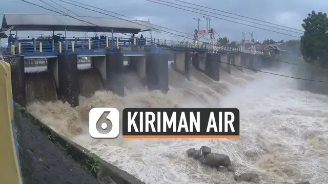 Warga kota Bogor dan Jakarta diimbau waspada dengan kiriman air dari wilayah atas. Bendung Katulampa berstatus siaga tiga  hari Jumat (19/2) pagi dengan debit air mengalir 138 ribu liter per detik.