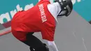 Skateboarder Indonesia Bunga Nyimas melakukan gerakan trik pada final taman putri Asian Games 2018 di arena roller sport Jakabaring, Palembang, Sumatera Selatan, Rabu (29/8). (ANTARA FOTO/INASGOC/Rahmad Suryadi/thv/18)