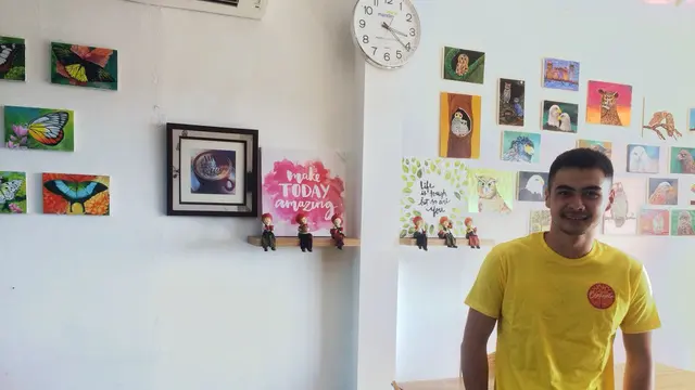 Jerry In't Veld dikenal lewat perannya sebagai Eksel di sinetron Ganteng Ganteng Serigala.