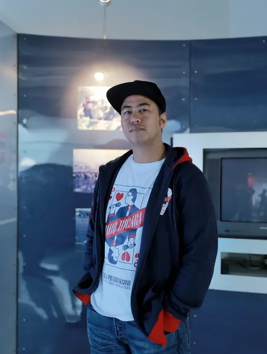 Isu nasional yang menjadi keresahannya selama ini dijadikan bahan materi saat menggelar show di dua kota China. (Adrian Putra/Bintang.com)