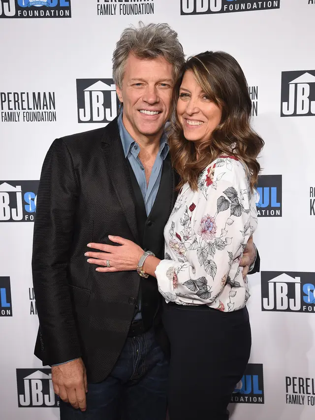 [Bintang] Jon Bon Jovi - Dorothea Hurley