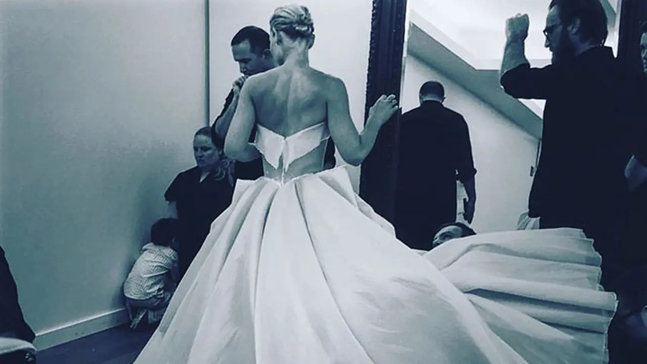 Gaun Cinderella Claire Danes Hebohkan Malam Met Gala