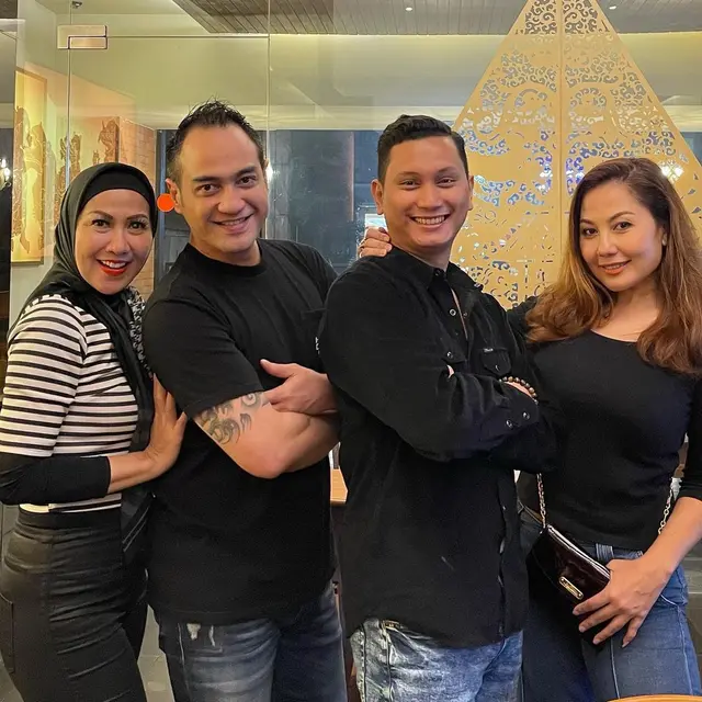 6 Potret Kebersamaan Venna Melinda dan Ferry Irawan, Disebut Cocok