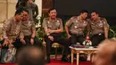 Kepala BNN Komjen Budi Waseso dan jajaran Polri hadir dalam pengarahan Presiden Jokowi di Istana Negara, Jakarta, Selasa (18/7). Pengarahan diberikan kepada Kapolda dan kepala kejaksaan tinggi (Kajati) se-Indonesia. (Liputan6.com/Faizal Fanani)
