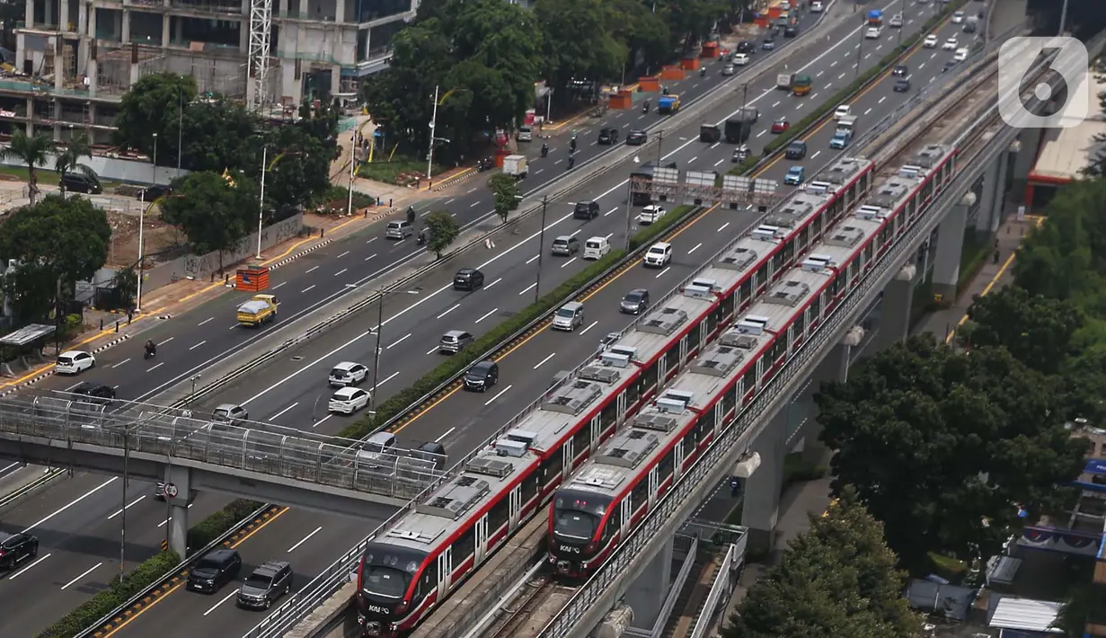 Guna mendukung pelaksanaan Pilkada Serentak pada Rabu 27 November 2024, LRT Jabodebek akan mengoperasikan pola weekend atau akhir pekan dengan 270 perjalanan. (Liputan6.com/Angga Yuniar)