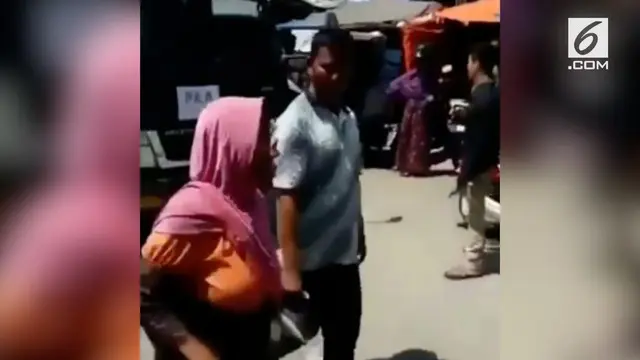 VIDEO: Adu Mulut Emak-emak PKL dan Satopl PP