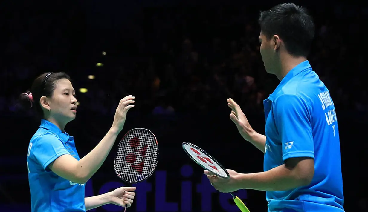 Praveen Jordan/Debby Susanto yang tidak diunggulkan malah berhasil  menang dua gim langsung 21-19, 21-16 atas Zhang Nan/Zhao Yunlei. (PBSI/Nafielah)