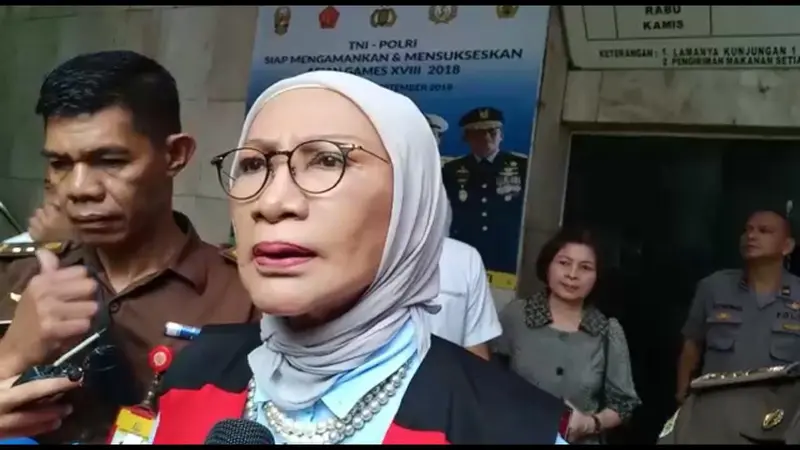 Terdakwa kasus penyebaran hoaks Ratna Sarumpaet di PN Jakarta Selatan, Kamis (4/4/2019)