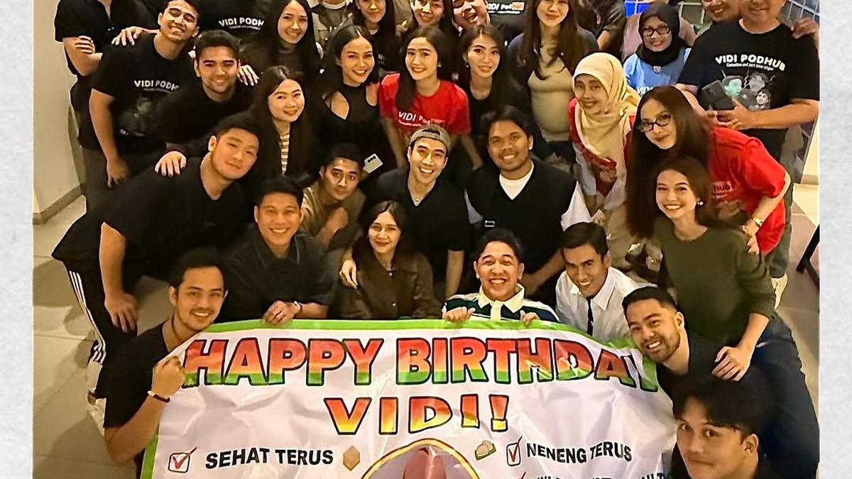 6 Gaya Kasual Artis Rayakan Ulang Tahun Vidi Aldiano, Sheila Dara, Mahalini, hingga Aaliyah Massaid
