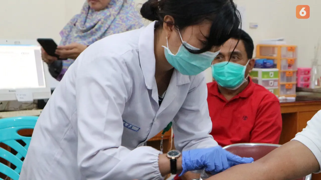 pengambilan sampel darah di RSUD Anutapura Palu
