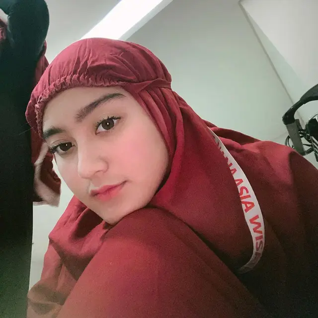 6 Potret Salshabilla Adriani Tampil Berhijab Ini Curi Perhatian Netizen