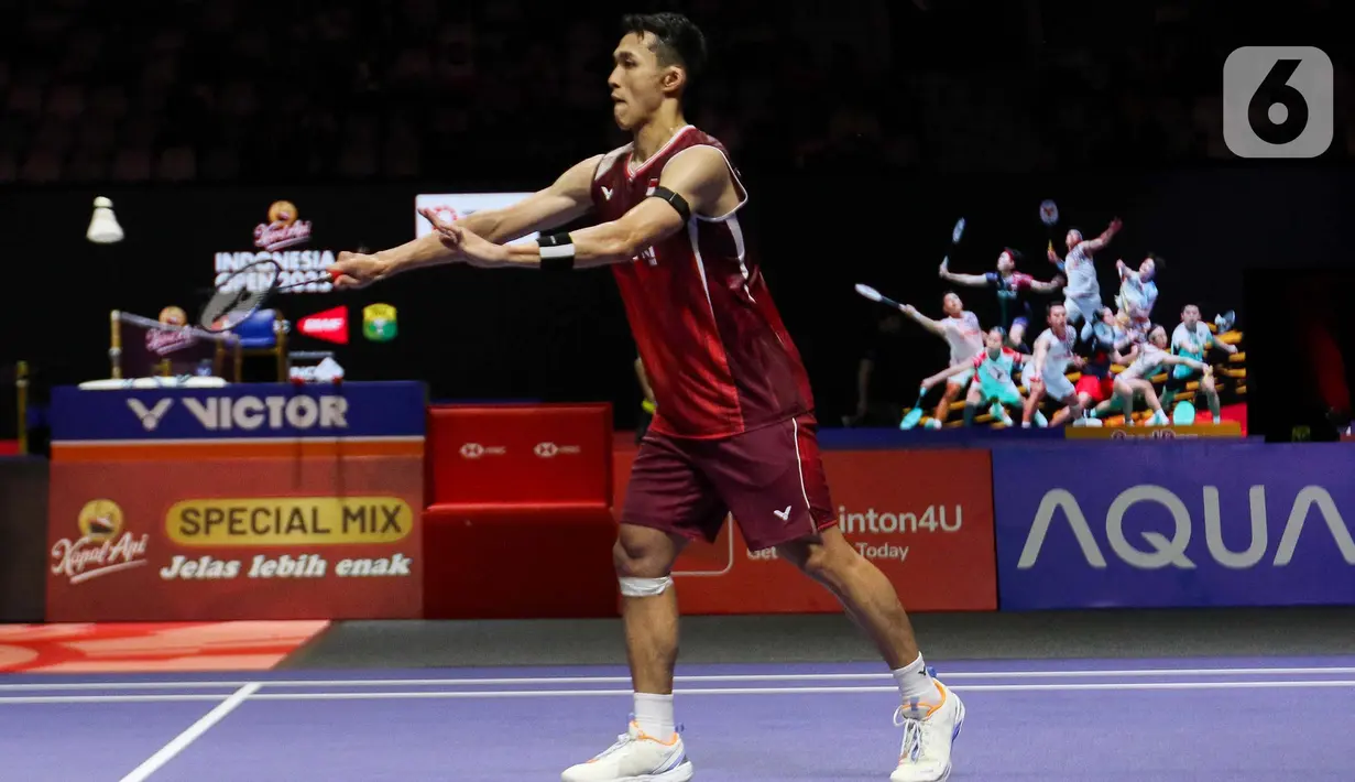 Jonatan Christie akhirnya memastikan tiket ke babak 16 besar Indonesia Open 2025 setelah kembali menang di gim ketiga 21-12 atas Jia Heng Jason Teh. (Liputan6.com/Herman Zakharia)