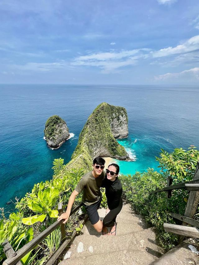 Alfeandra Dewangga dan Vivi Novika