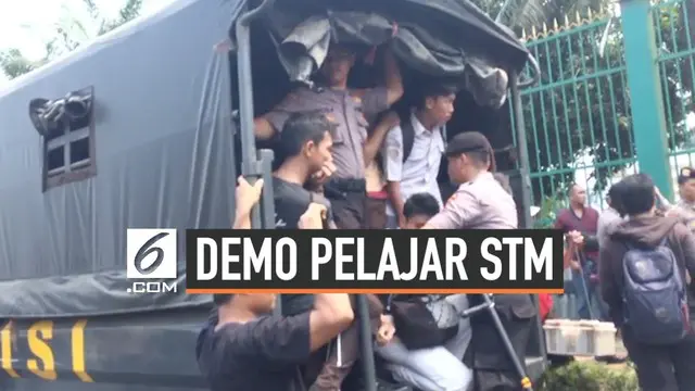 Puluhan pelajar digelandang ke Polda Metro Jaya. Mereka adalah orang-orang yang berujuk rasa di Kompleks DPR/MPR pada Rabu (25/9/2019).