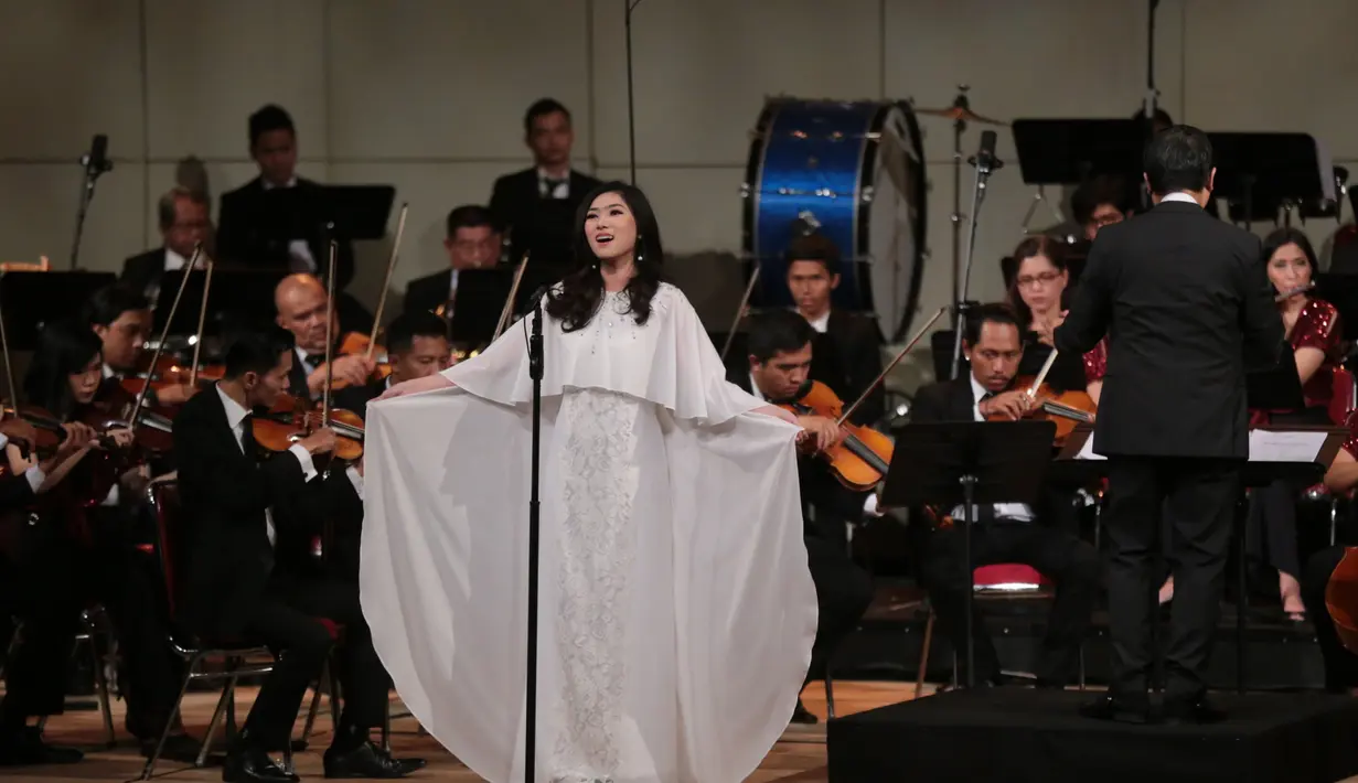 Sejak masih duduk di Sekolah Dasar, penyanyi 24 tahun itu ingin menjadi musisi yang handal. Keinginan itu juga tidak pernah berubah. Cita-cita itu juga mendapat dukungan dari orangtuanya. (Adrian Putra/Bintang.com)