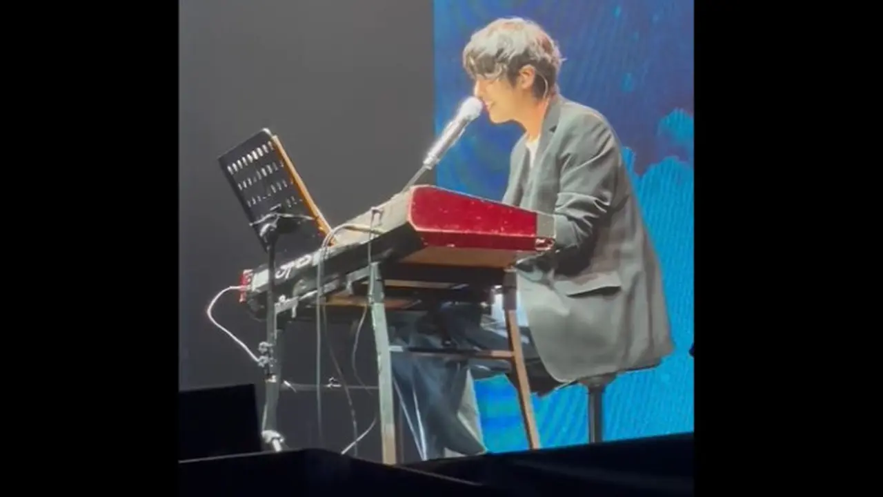 Lagu 'Nothing's Gonna Change My Love for You' Milik George Benson Dibawakan dengan Apik Oleh Ahn Hyo Seop Dalam Gelaran Fan Meeting 'Here and Now' yang Berlangsung di Hwajeong Gymnasium of Goryeo University, Minggu 16 Juli 2023