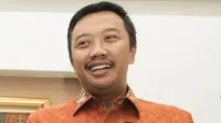 Menpora Imam Nahrawi usai mengadakan pertemuan di Kantor Kemenko PMK, Jakarta, Senin (11/1/2016)